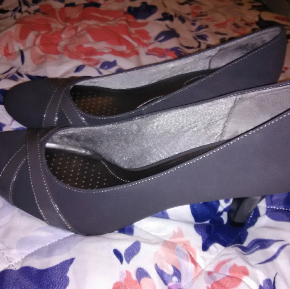 Shoes - Picture 2 of 5